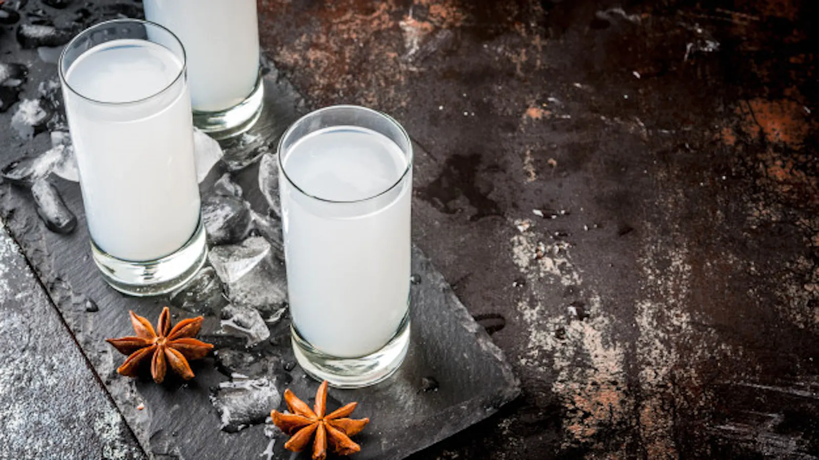 b93b54bb-cc0c-4951-ace3-2455a3a53c5e_traditional-arabic-alcohol-drink_136595-14148.jpg