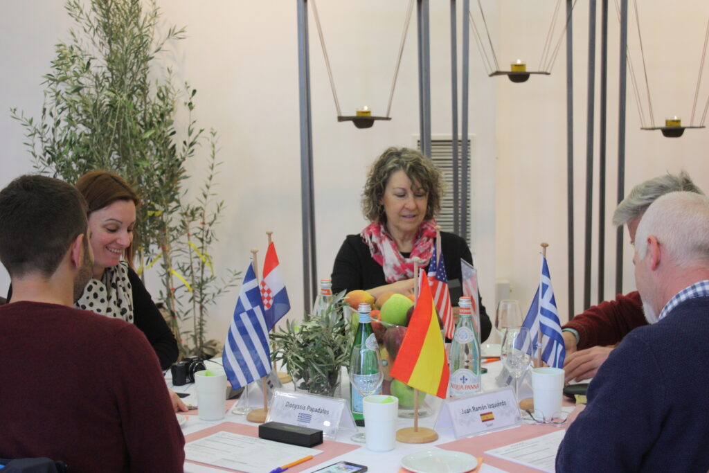 Η Μαρία Κατσούλη, Διευθύντρια του ATHENA International Olive Oil Competition συζητά για τους στόχους του διαγωνισμού και πως μπορεί το Ελληνικό ελαιόλαδο να ξεχωρίσει.