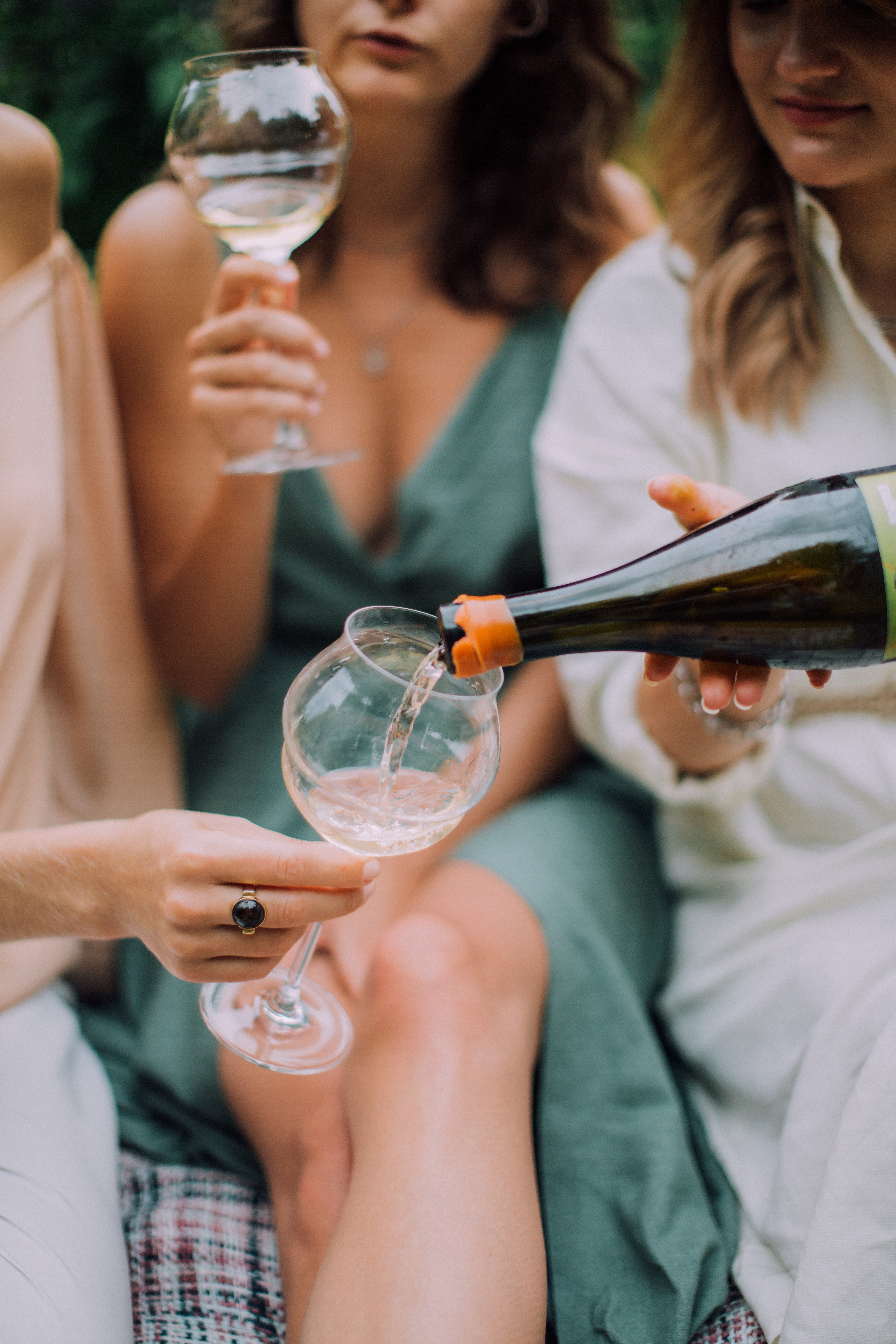 Women drinking wine: Myths and Facts