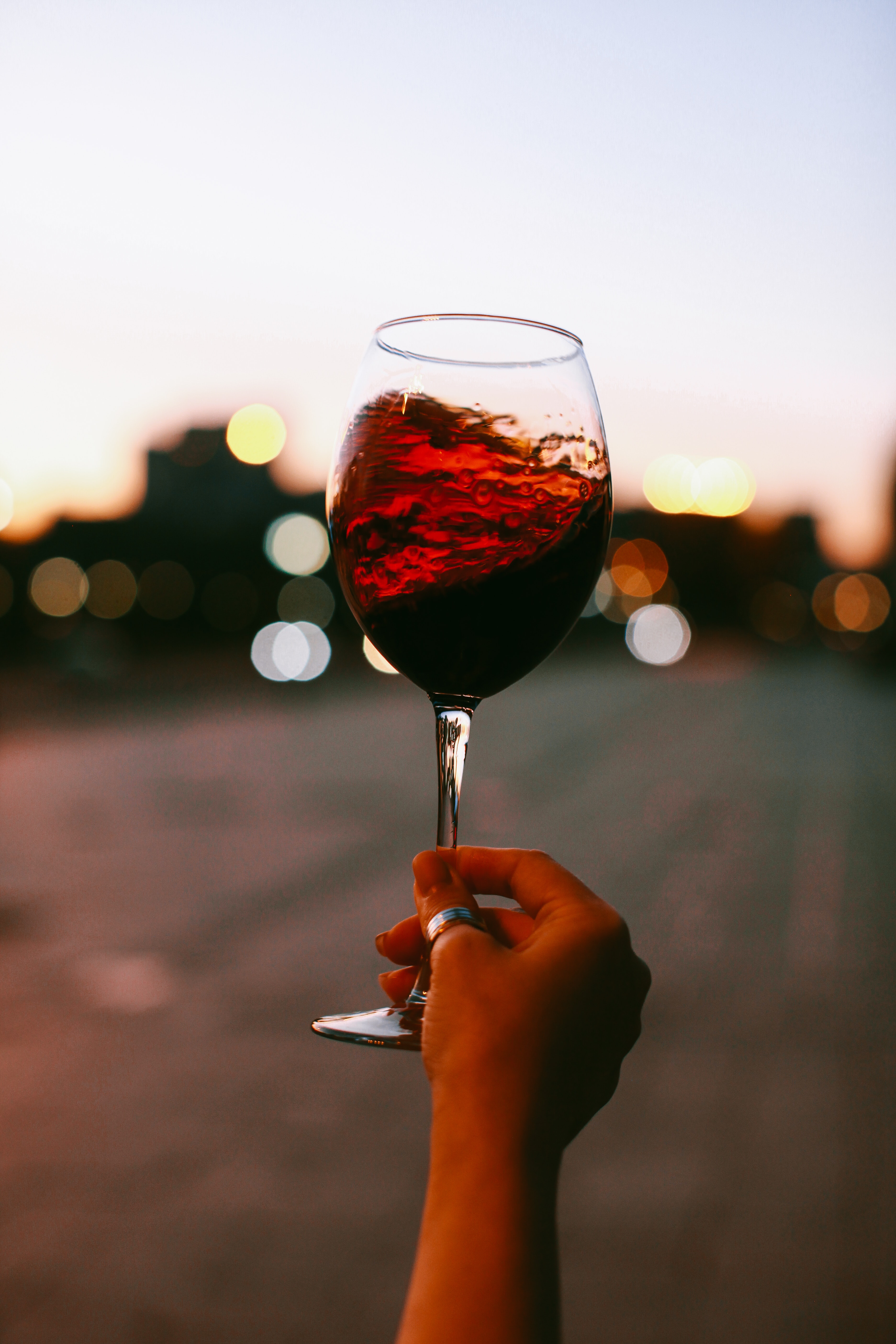 Women drinking wine: Myths and Facts