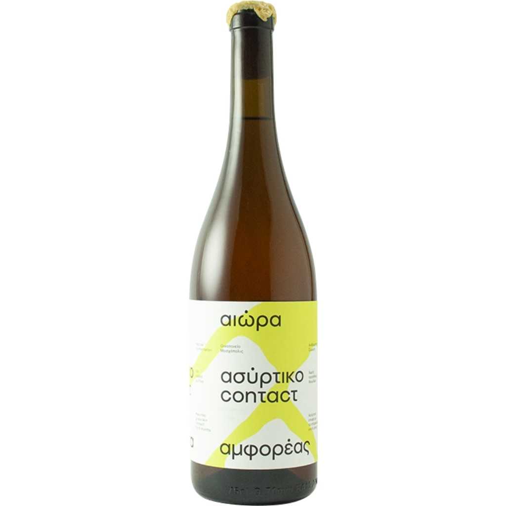 Natural wines for Maroula Mavrogiannopoulou present a particular dynamic and enclose a narrative of organic viticulture favored by oenophiles.